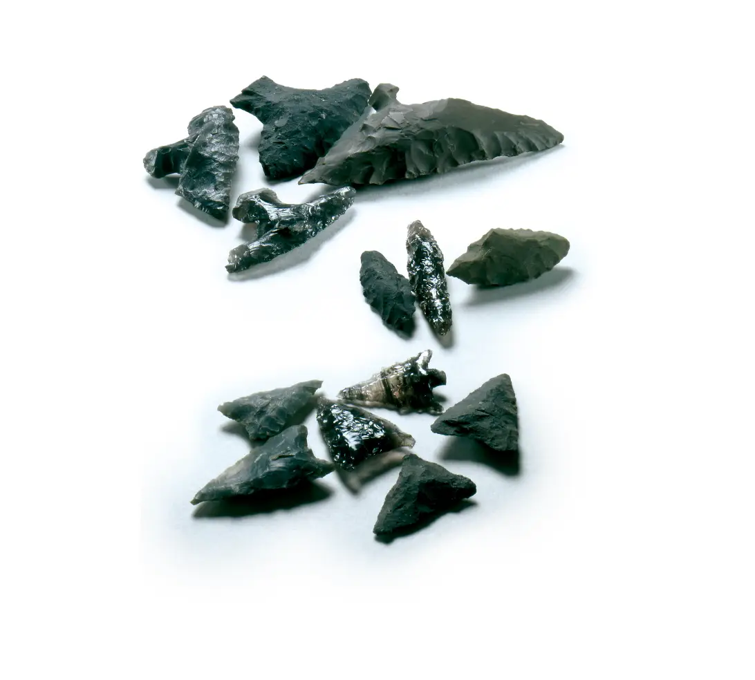 石器(石匙・石錐・矢じり)